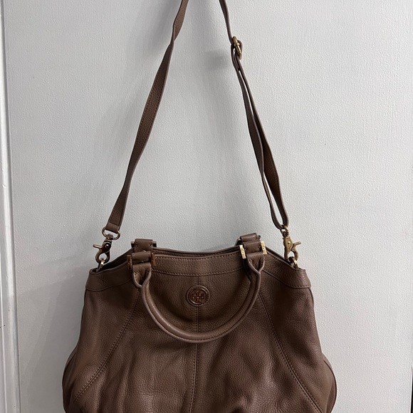 Tory Burch soft Camel Tan Leather Hobo Tote with crossbody strap - Picture 3 of 3